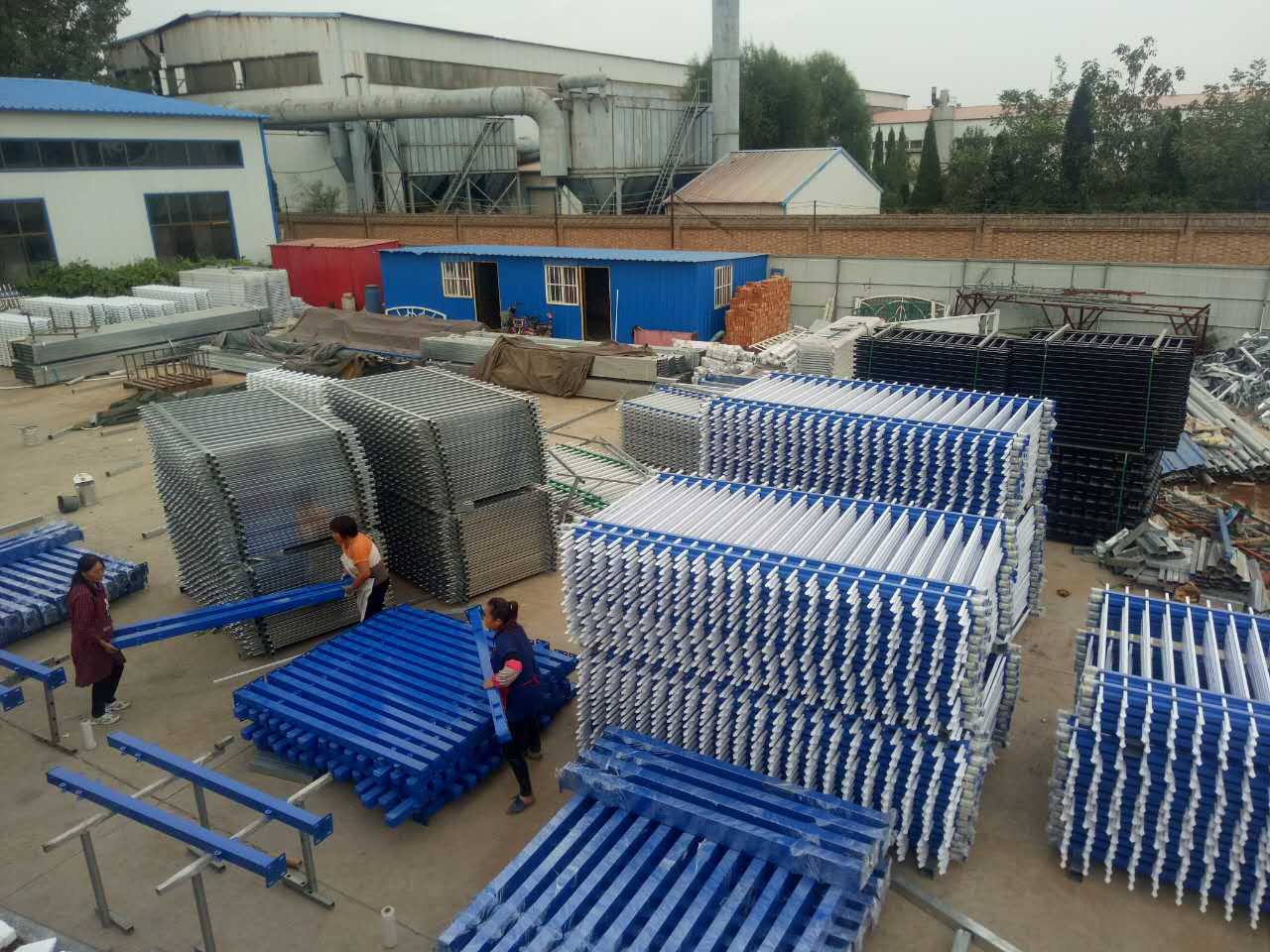 工厂围墙锌钢护栏