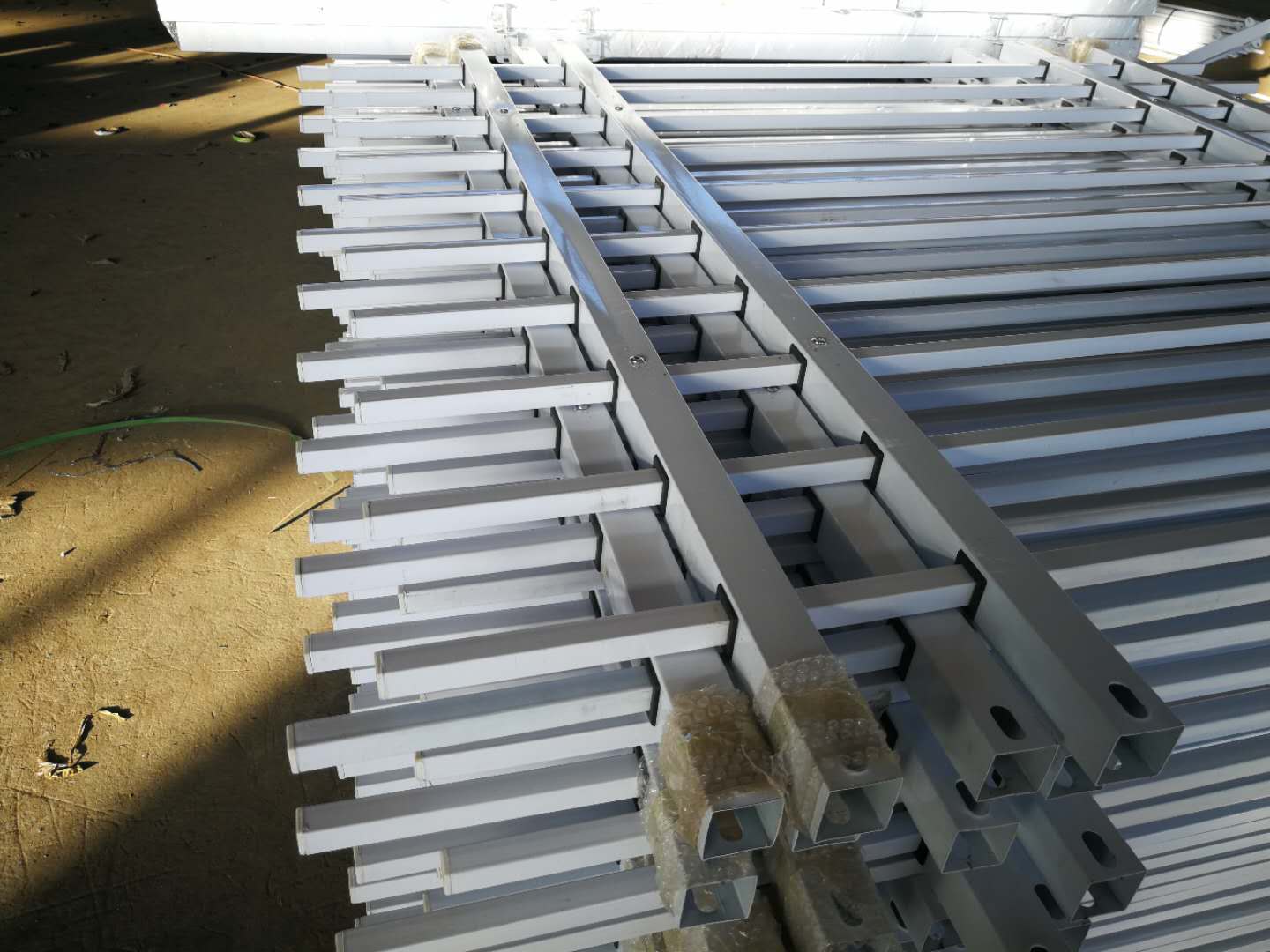 新疆铁艺护栏工程案例